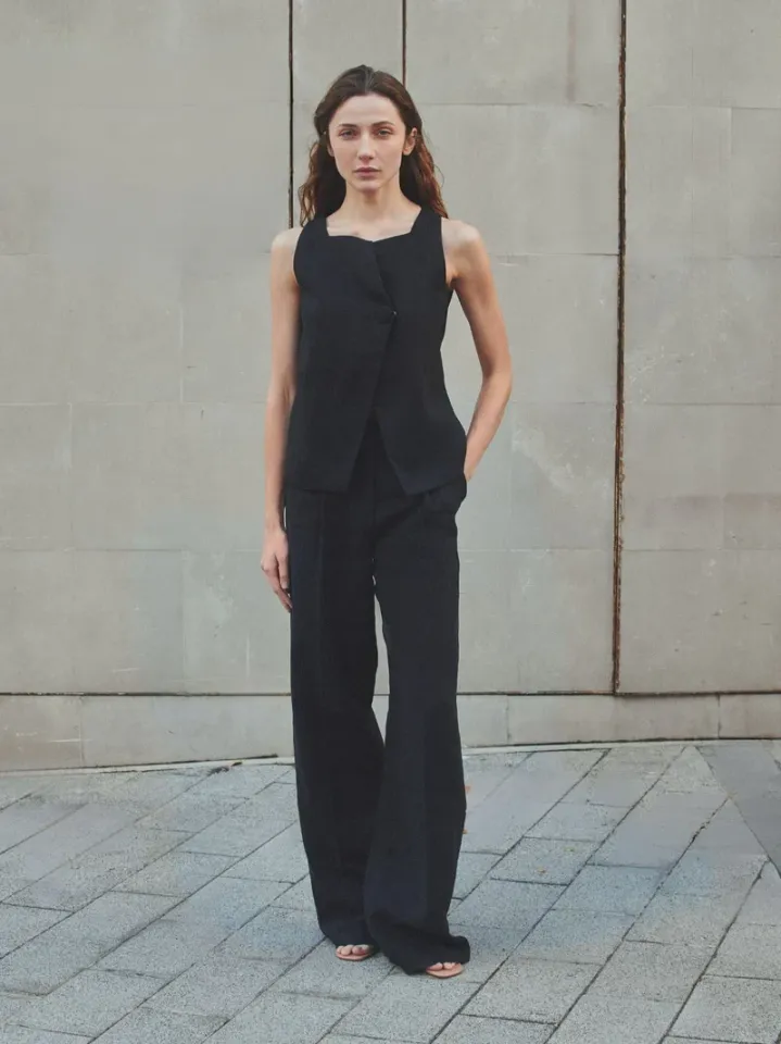 AUGUST VEST
