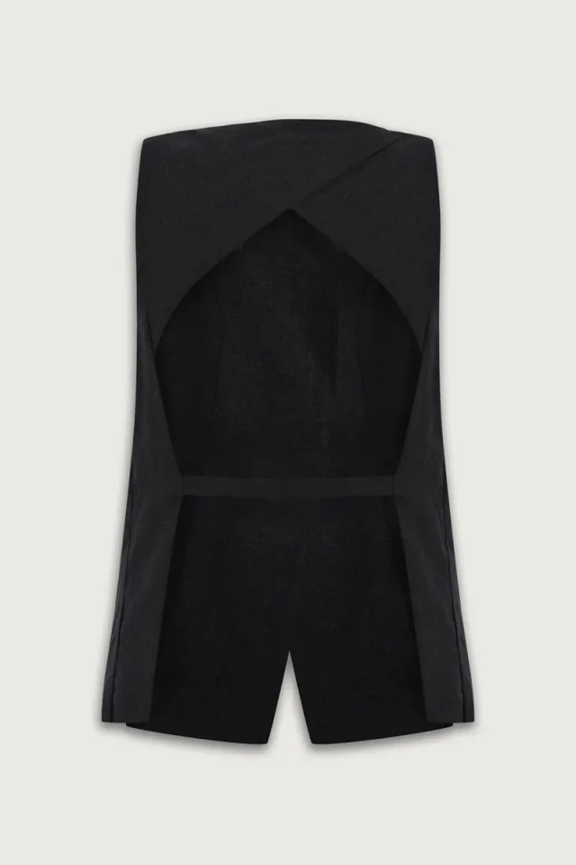 AUGUST VEST
