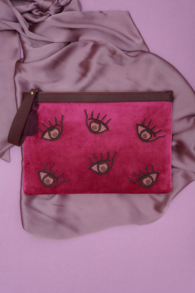 EYN235 - VELVET CHERRY EYE