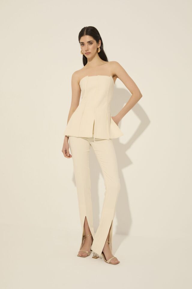 Yüksel Bel Paça Yırtmaç Detaylı Pantolon