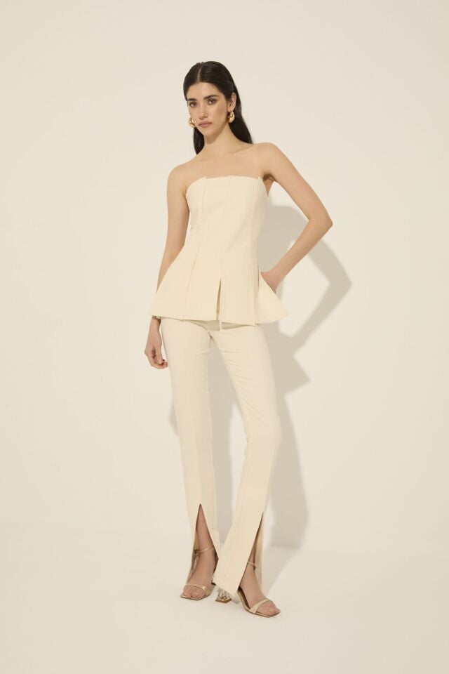 Yüksel Bel Paça Yırtmaç Detaylı Pantolon