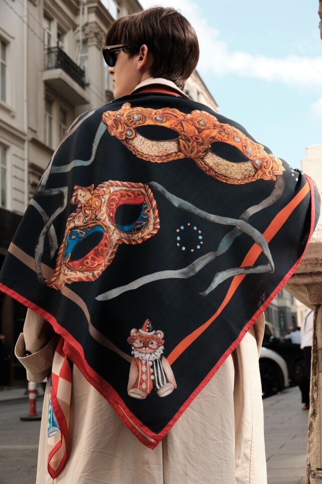 Aşk Karnavalı – Mavi ve Turuncu